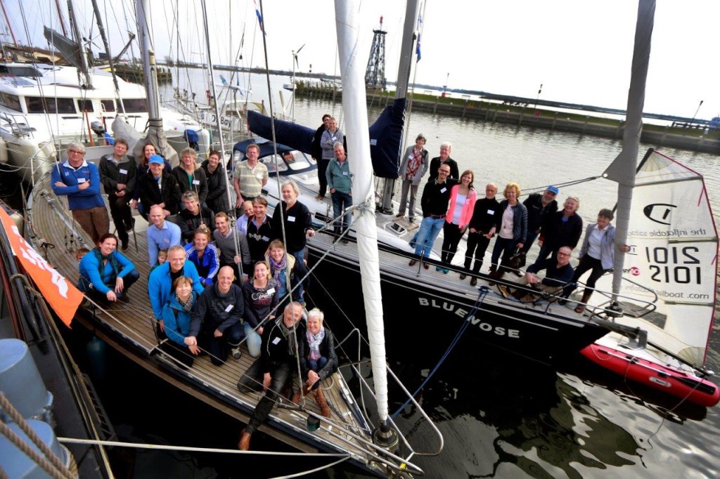 Hoeveel mensen passen er op het puntje van Rhapsody? RHAPSODY